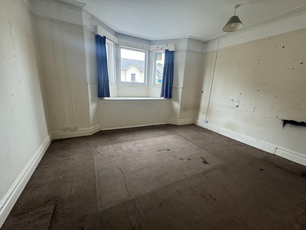 Lot: 17 - MIXED USE PROPERTY FOR INVESTMENT OR OCCUPATION - View of bedroom three on the first floor